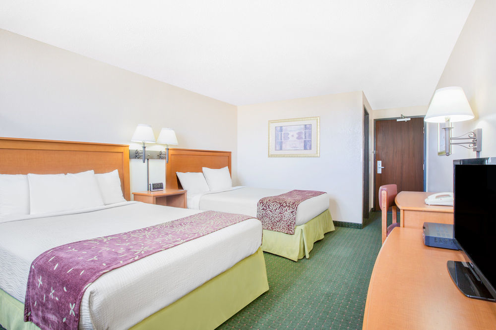 Super 8 By Wyndham Casper West By The River Экстерьер фото